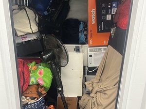 5 x 10 unit in Elizabeth