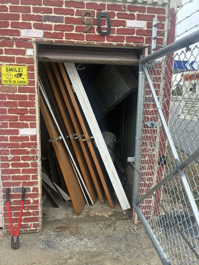 5 x 10 storage unit in Bridgeton, MO