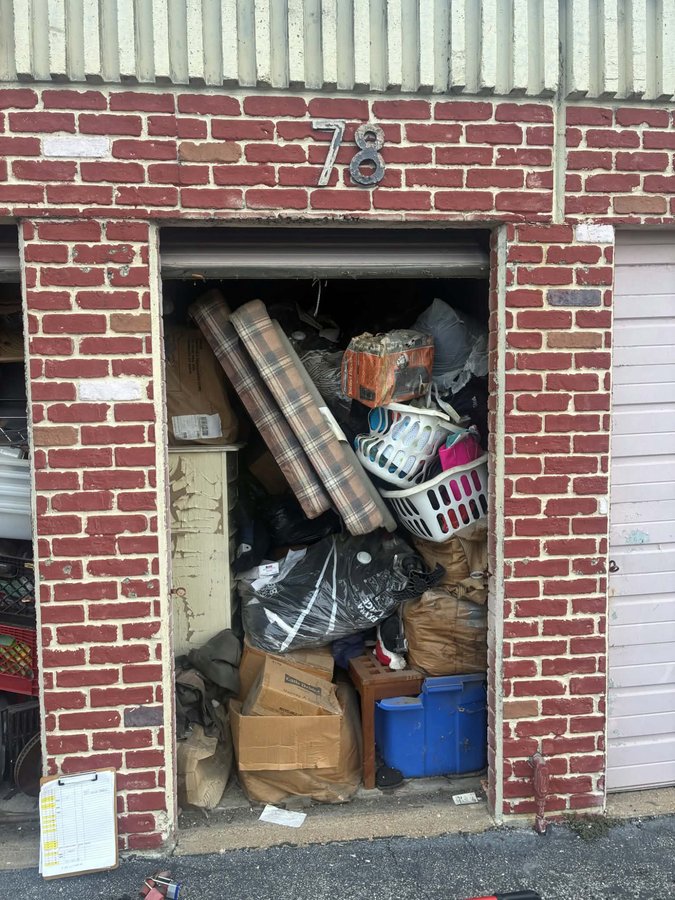 5 x 10 storage unit in Bridgeton, MO