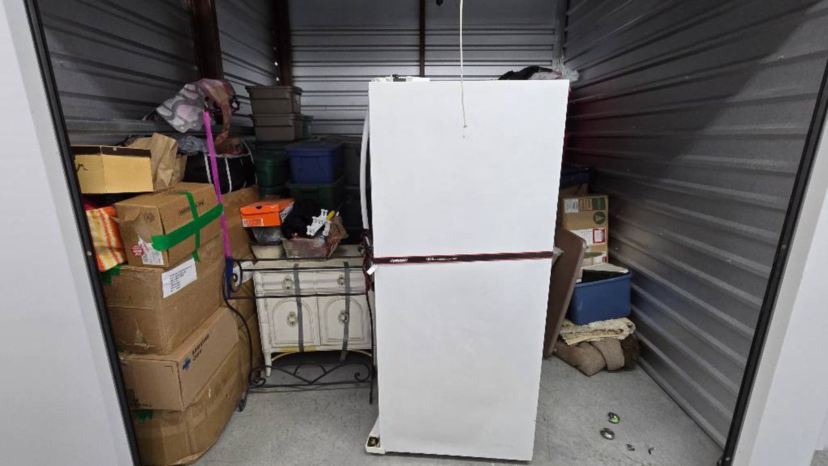 10 x 10 storage unit in Lewisville, TX
