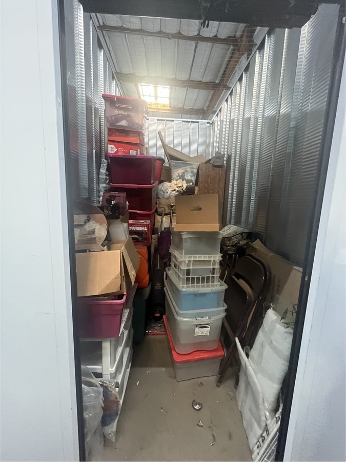 5 x 10 storage unit in Sacramento, CA