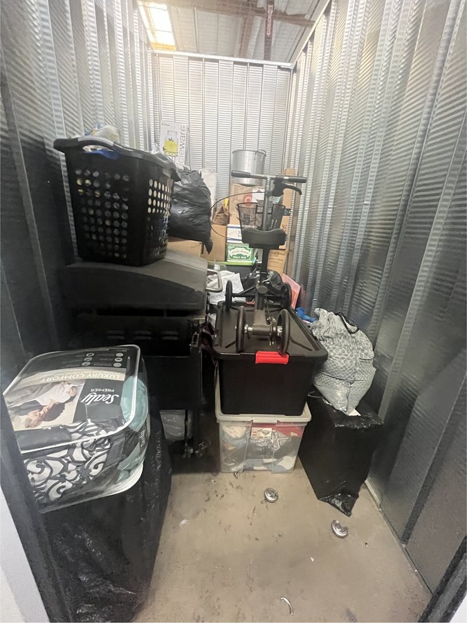 5 x 10 storage unit in Sacramento, CA