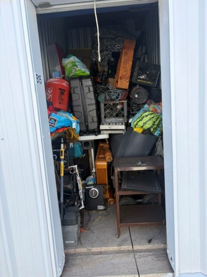 5 x 10 storage unit in Cleveland, OH