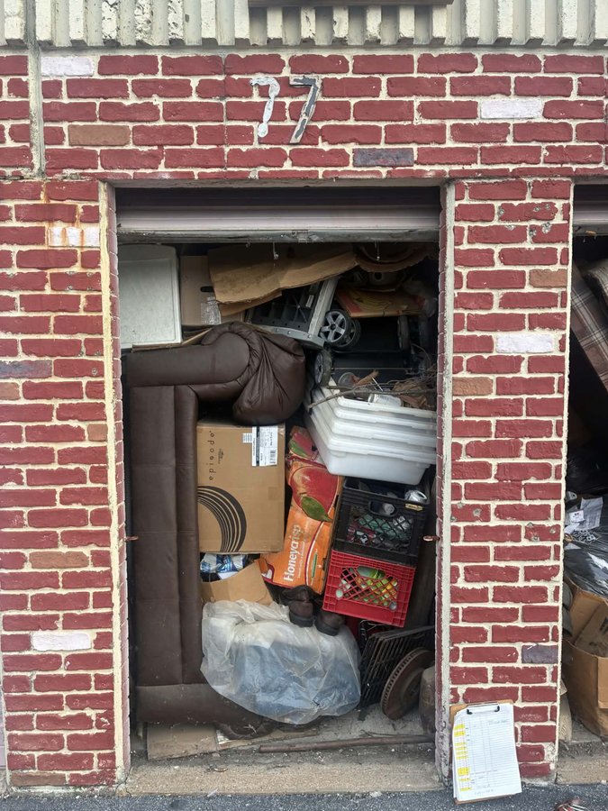 5 x 10 storage unit in Bridgeton, MO
