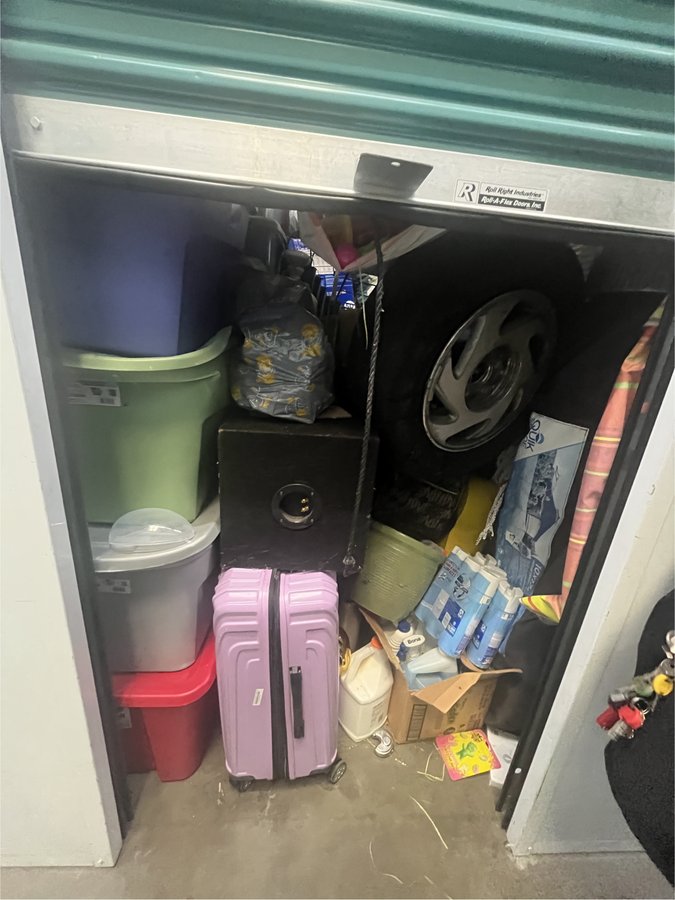 5 x 10 storage unit in Sacramento, CA