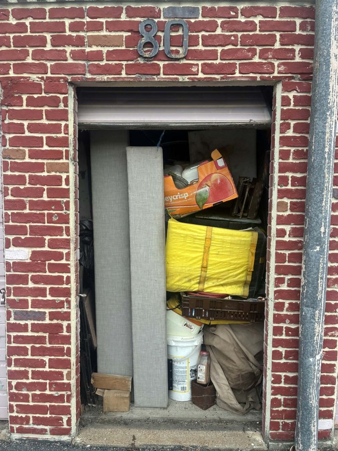 5 x 10 storage unit in Bridgeton, MO