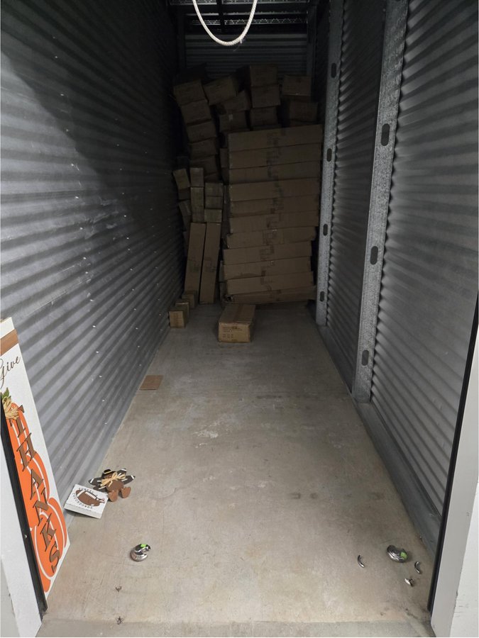 5 x 15 storage unit in Parlin, NJ