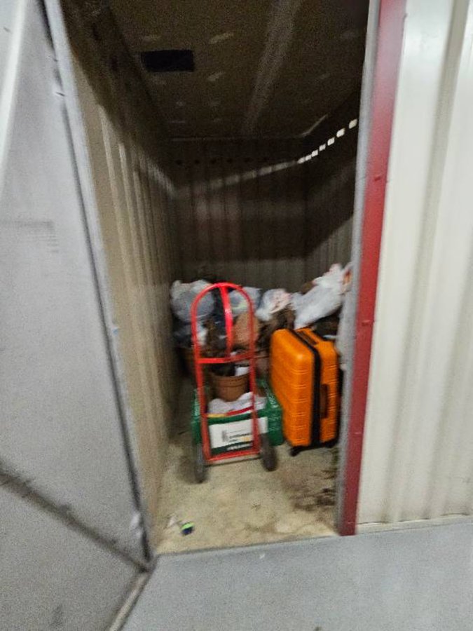 5 x 10 storage unit in Florence, KY