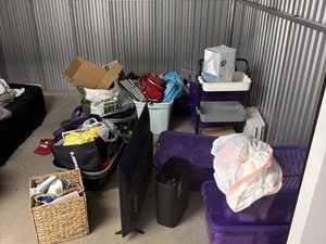 10 x 10 unit in Saline