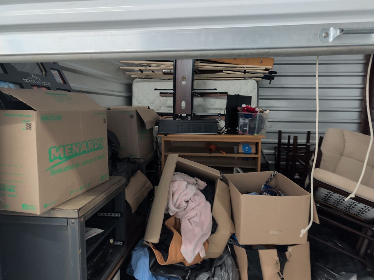 10 x 10 storage unit in Joliet, IL