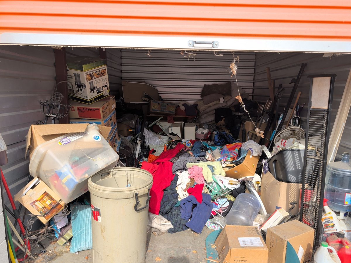 10 x 15 storage unit in Joliet, IL