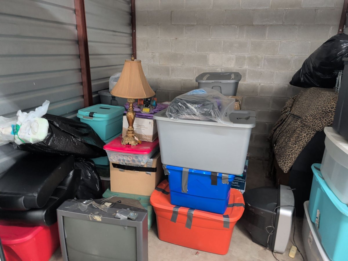 10 x 10 storage unit in Joliet, IL