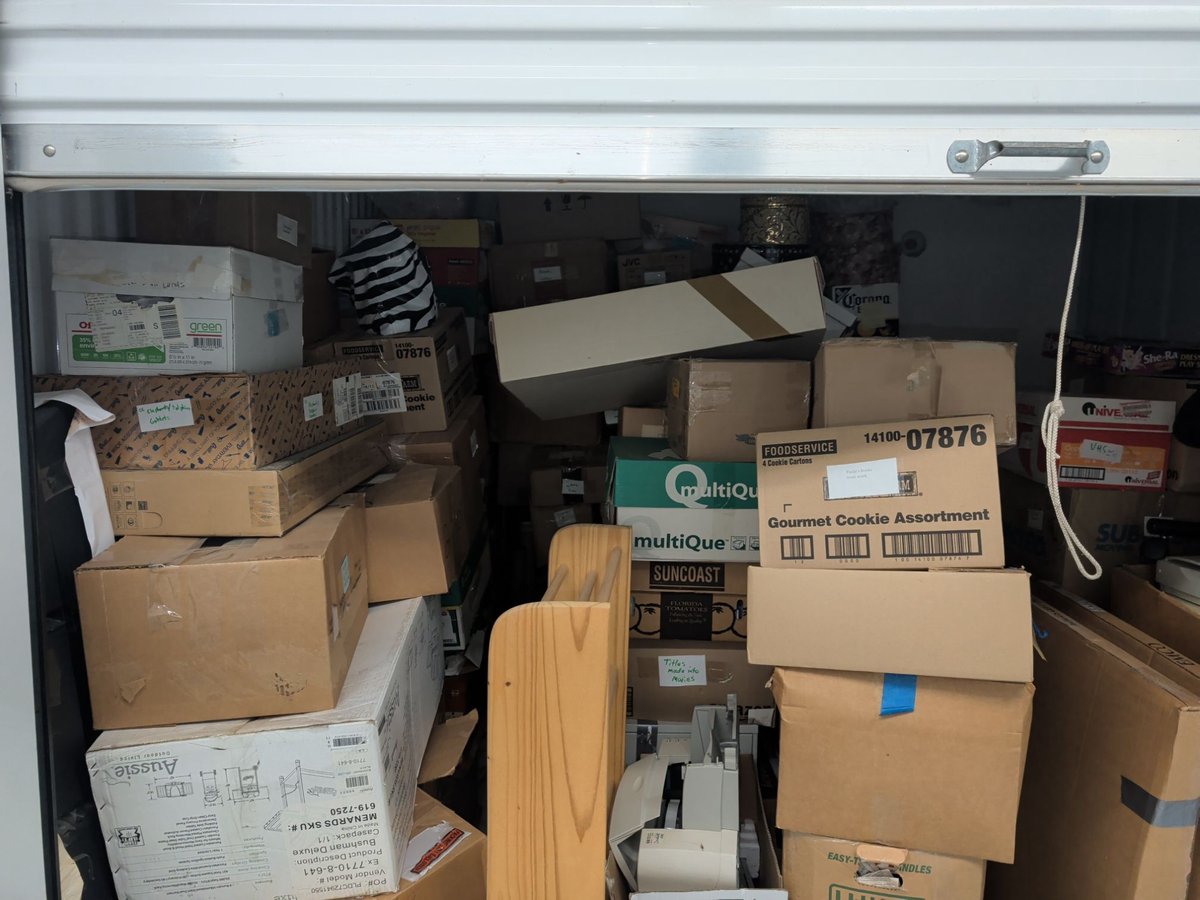 10 x 10 storage unit in Wheaton, IL