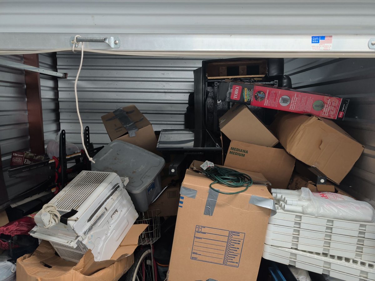 10 x 10 storage unit in Joliet, IL