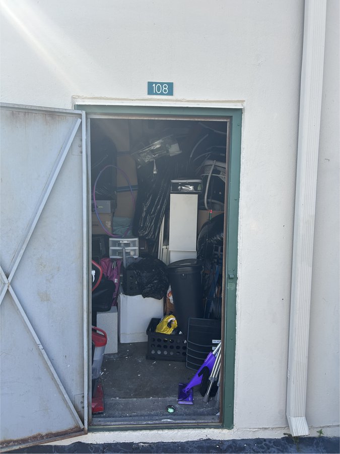 10 x 10 storage unit in Clearwater, FL