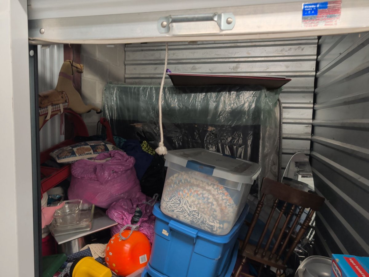 7 x 7 storage unit in Joliet, IL