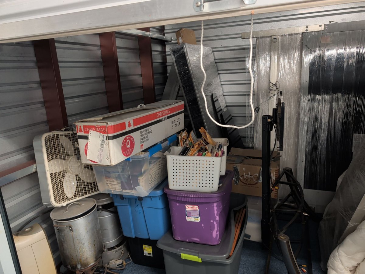 10 x 10 storage unit in Joliet, IL