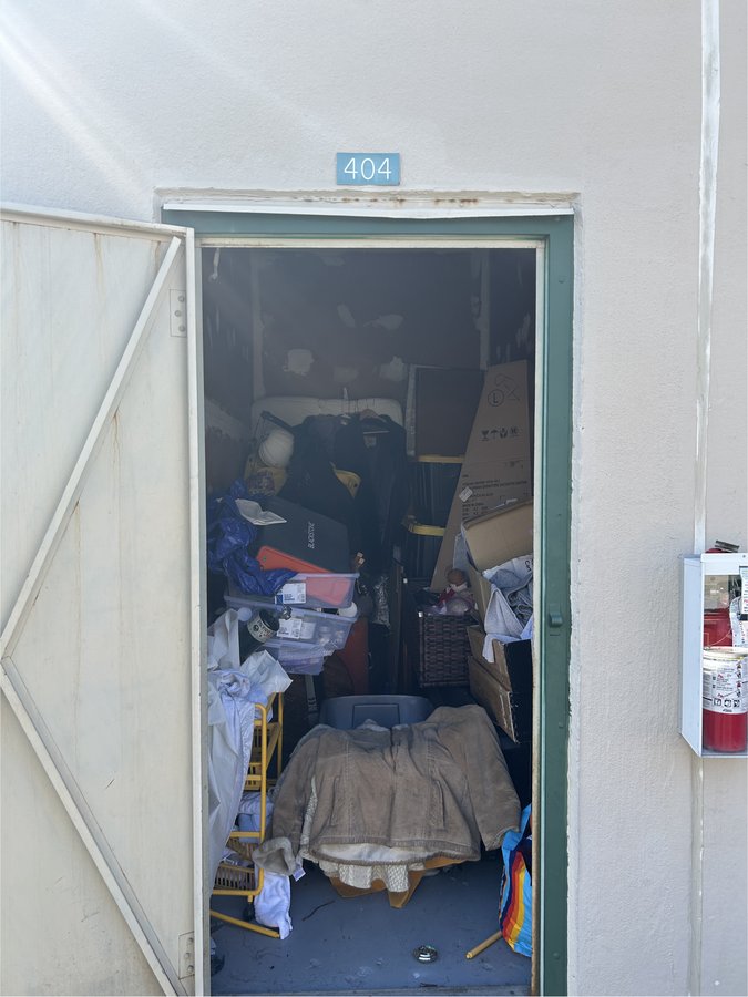 5 x 10 storage unit in Clearwater, FL