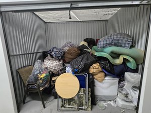 8 x 10 unit in Philadelphia
