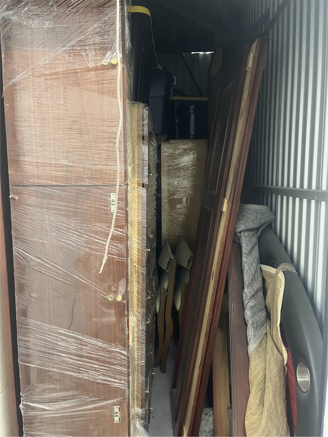 4 x 10 storage unit in Elizabeth, NJ