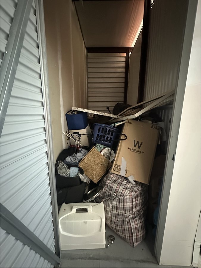 5 x 10 storage unit in Spring Hill, FL