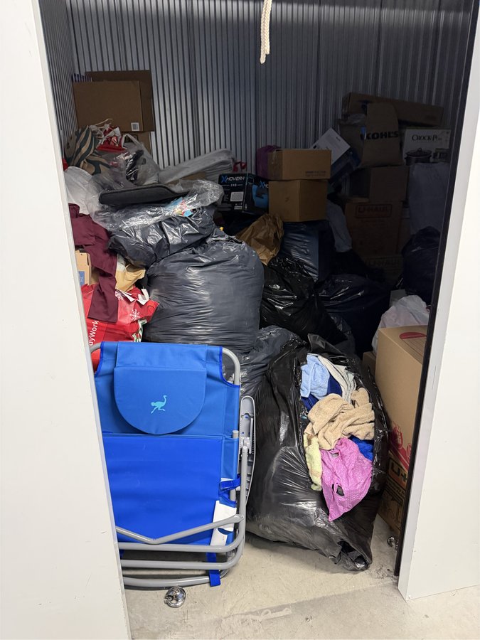 10 x 10 storage unit in Hamden, CT