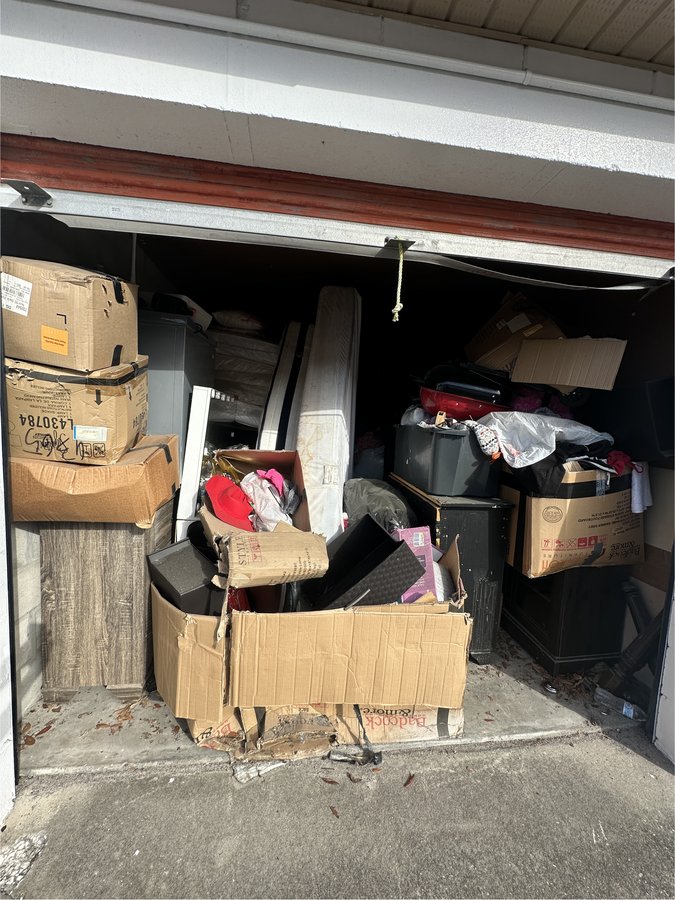 10 x 20 storage unit in Brooksville, FL