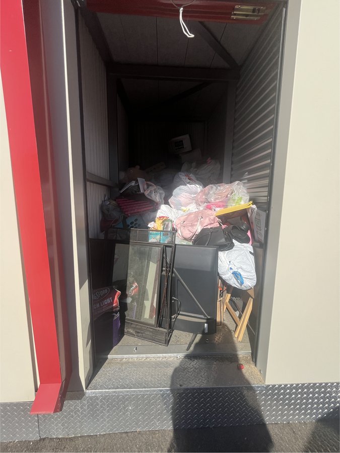 5 x 10 storage unit in Sacramento, CA