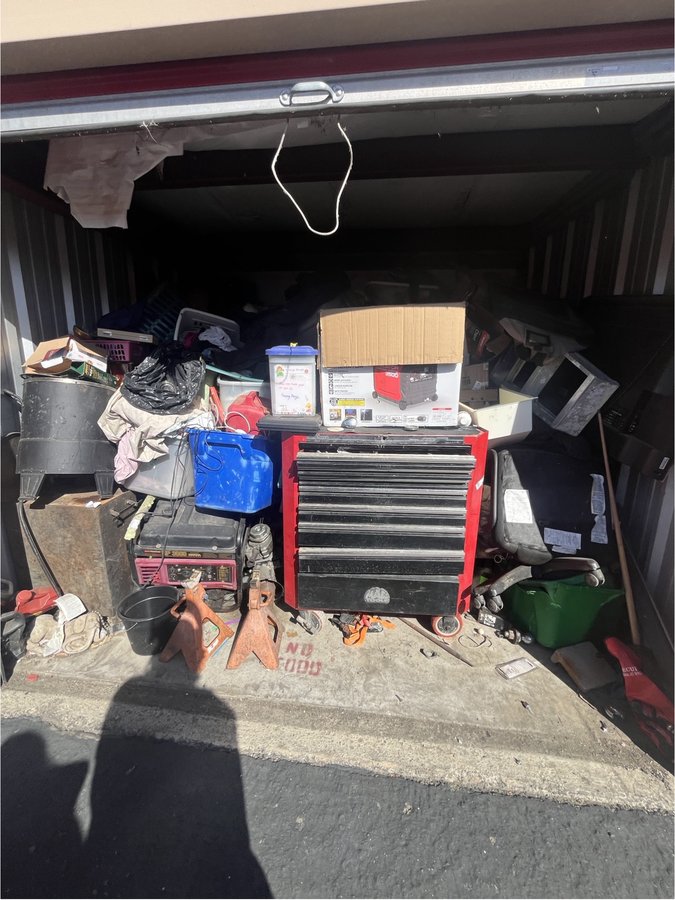 10 x 10 storage unit in Sacramento, CA
