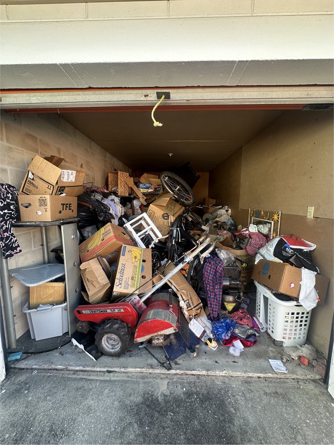 10 x 20 storage unit in Brooksville, FL