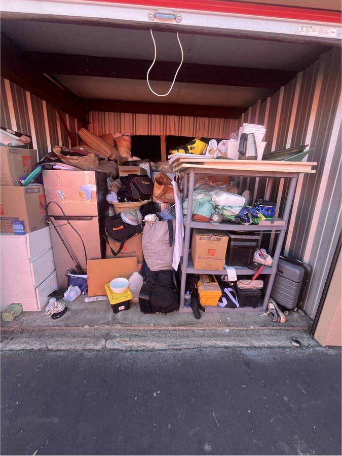 10 x 10 storage unit in Sacramento, CA
