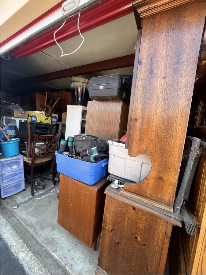 10 x 20 storage unit in Sacramento, CA
