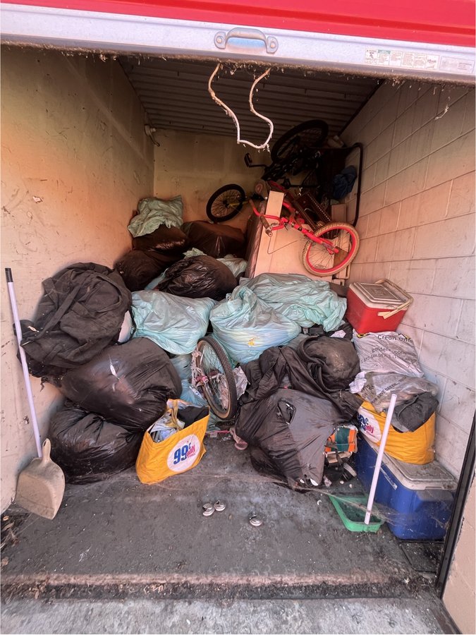 6 x 10 storage unit in Sacramento, CA