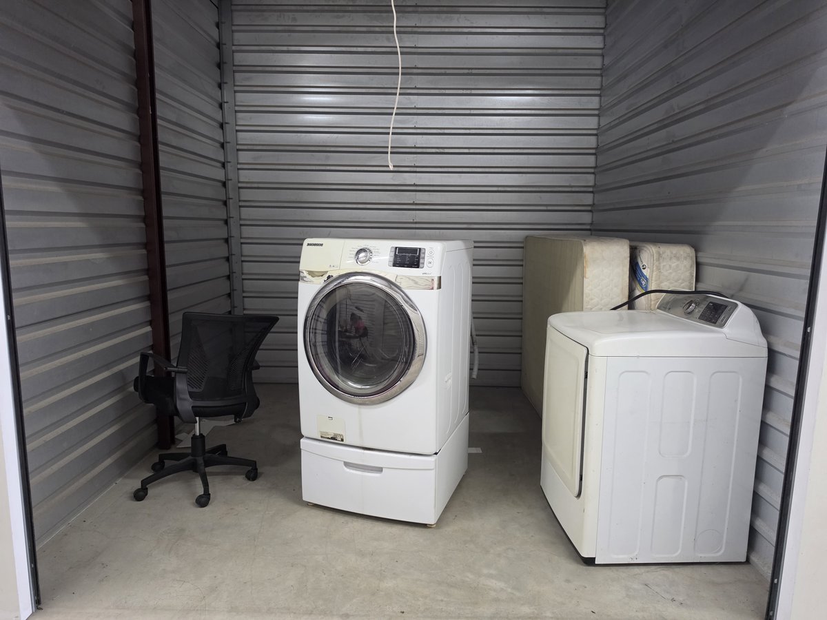 10 x 10 storage unit in New Braunfels, TX