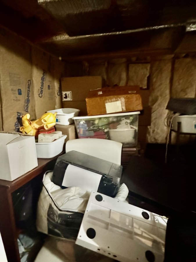 15 x 10 storage unit in Burlington, MA