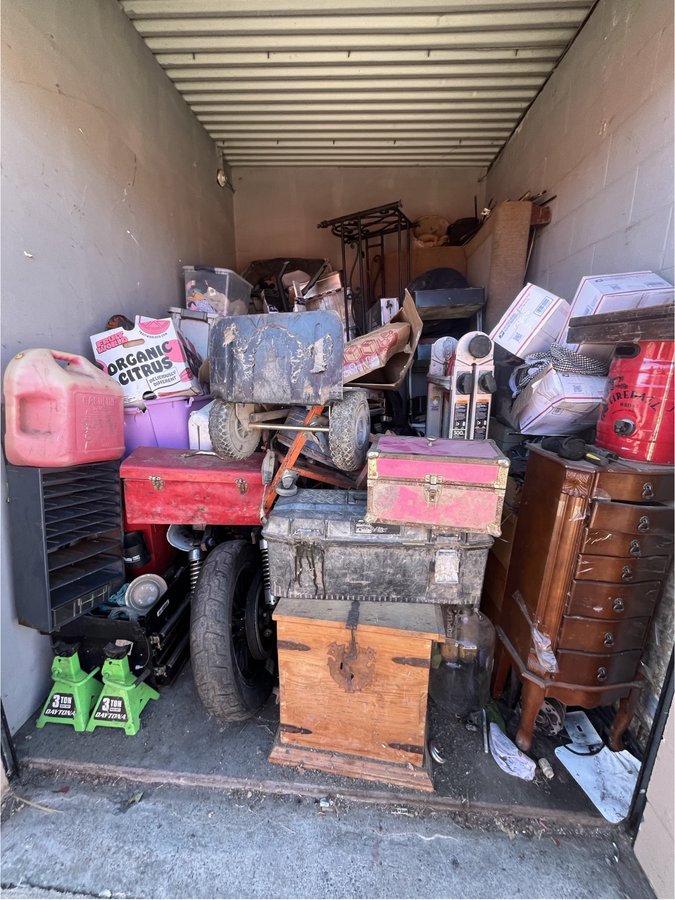 7 x 10 storage unit in Sacramento, CA