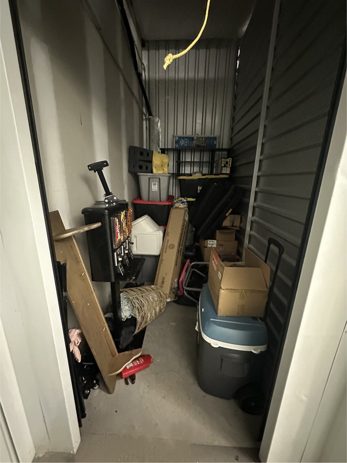 5 x 10 storage unit in Brooksville, FL