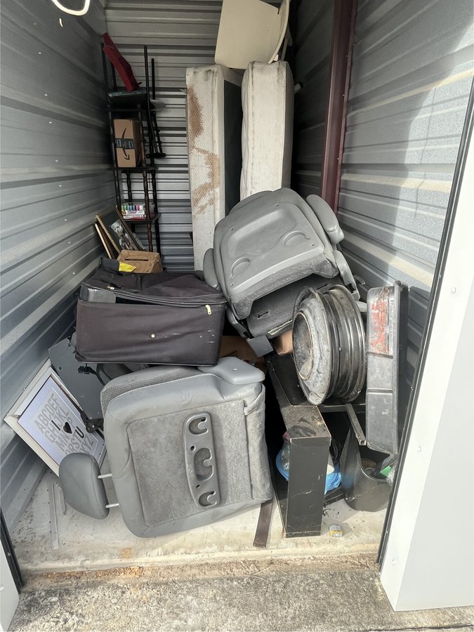 5 x 10 storage unit in West Columbia, TX