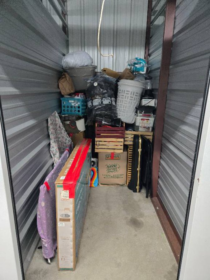 5 x 10 storage unit in North Aurora, IL