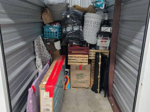 5 x 10 unit in North Aurora