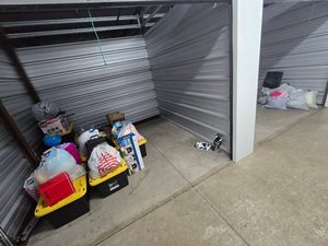 20 x 10 unit in North Aurora