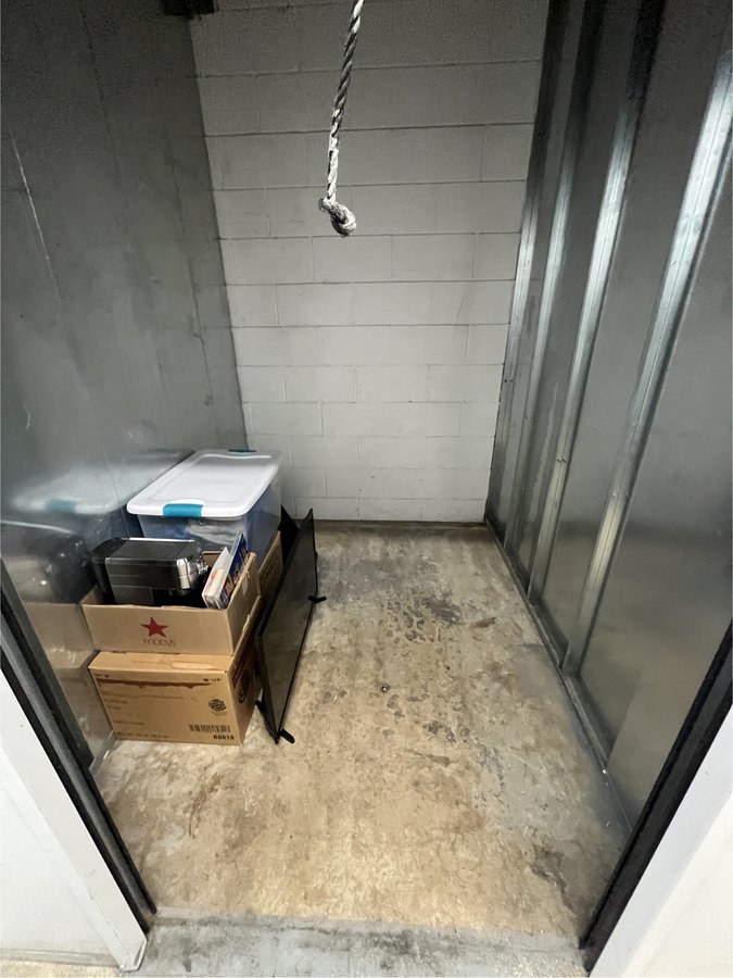 5 x 6 storage unit in Sacramento, CA