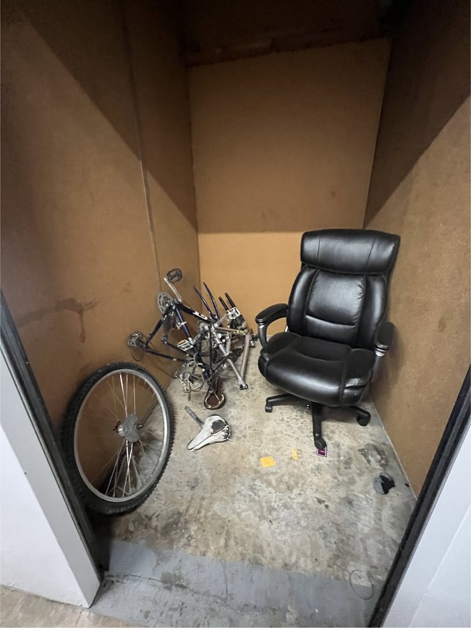 5 x 7 storage unit in Sacramento, CA