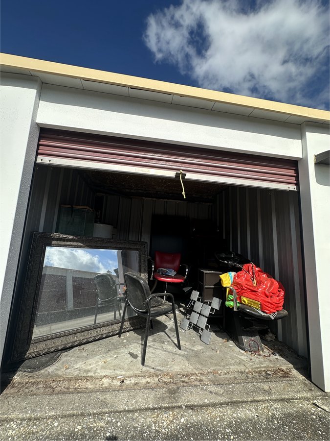 10 x 10 storage unit in Ocala, FL