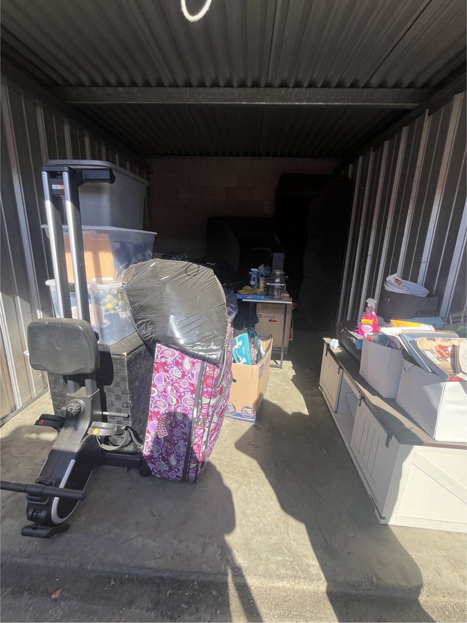 10 x 12 storage unit in Sacramento, CA