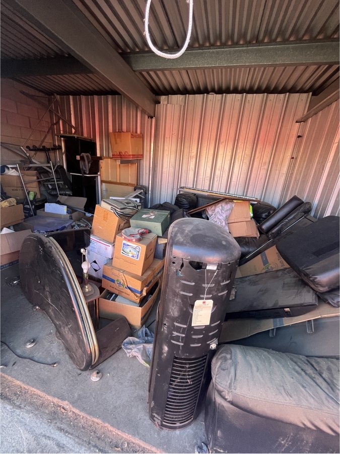10 x 16 storage unit in Sacramento, CA