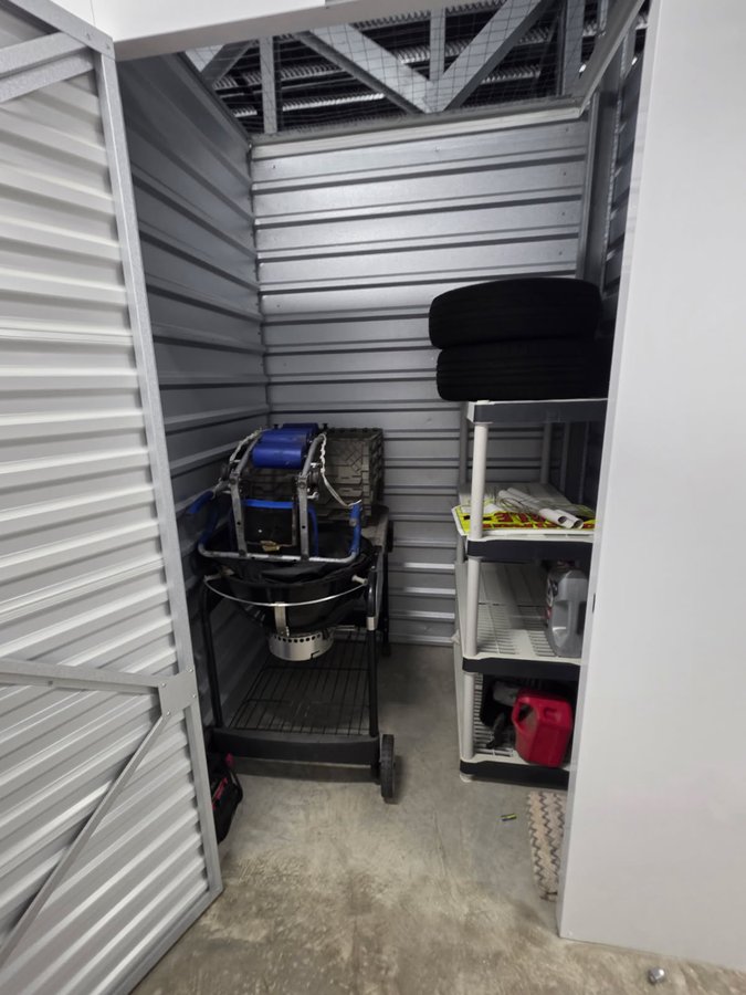 5 x 5 storage unit in Budd Lake, NJ