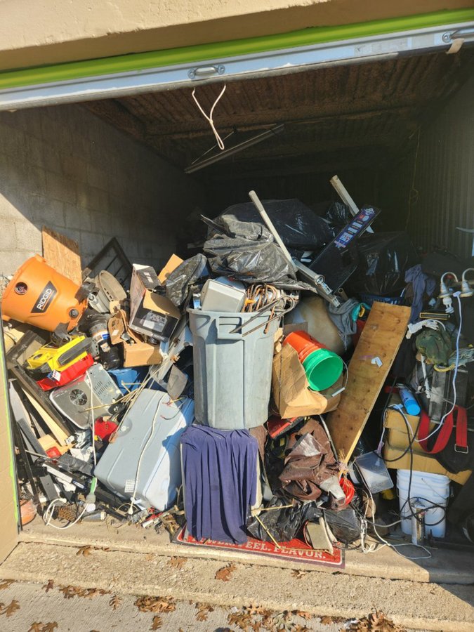 10 x 20 storage unit in Cleveland, OH