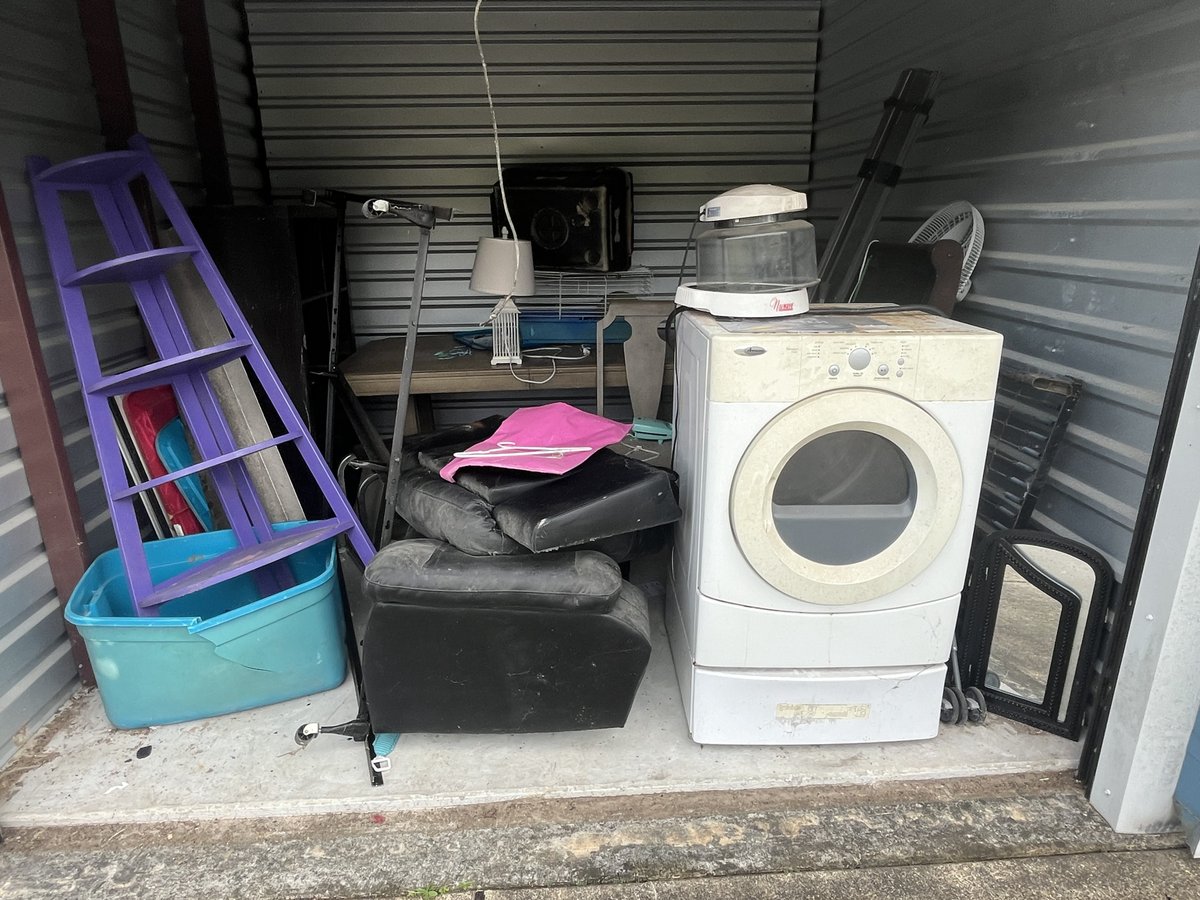 10 x 10 storage unit in West Columbia, TX