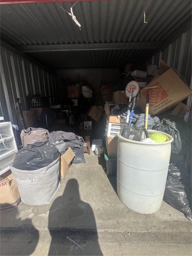 10 x 12 storage unit in Sacramento, CA